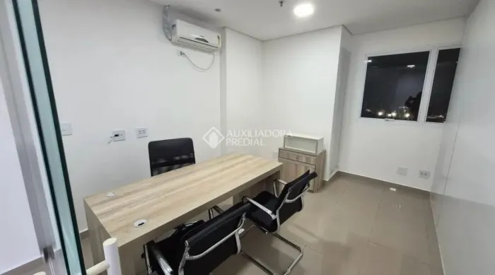 Sala Comercial no Domo Business - Andar Alto | Mobiliada | 1 Vaga