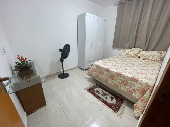 Aluga se quarto para MOÇAS 