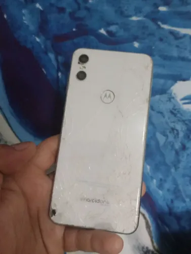 Vendo telefone com defeito