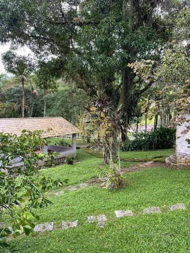 Sítio à venda por R$ 3.900.000,00 em Rio Bonito/RJ Seu Refúgio no Campo!