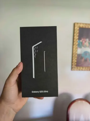 Samsung Galaxy S25 Ultra 5G, 256GB, 12GB RAM, Câmera Quádrupla de 200+50+10+50 LACRADO