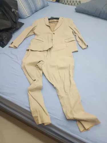 Vendo Terno de Linho Muito Novo ( Usado uma vez) Tamanho 56