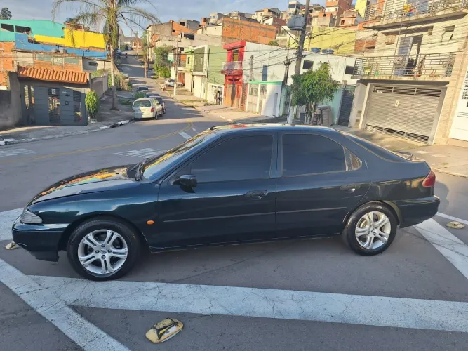 Ford Mondeo CLX 1.8 4P E 5P 1996