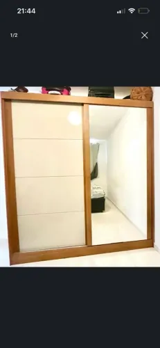 Guarda roupa lindo com espelho quase sem uso
