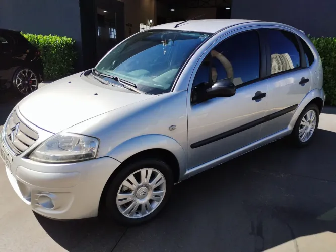 Citroen C3 GLX 1.4/ GLX Sonora 1.4 Flex 8V 5P 2011