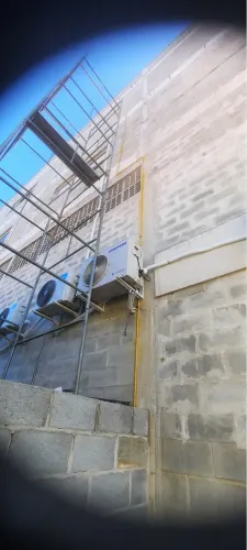 Tubulação de multicamada e cobre e manutenção