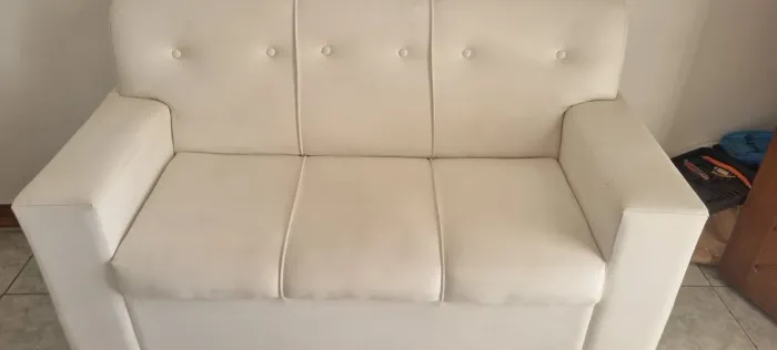 Sofa branco 2 lugares