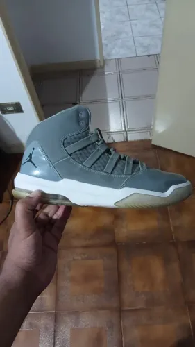 Air jordan Max aura 11