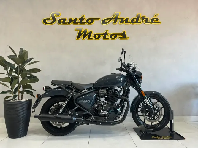 Royal Enfield Shotgun 650 Mid