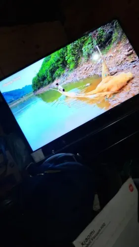 Vende tv 43 semi nova