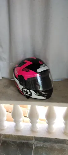Capacete feminino