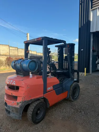 Empilhadeira Toyota 3ton