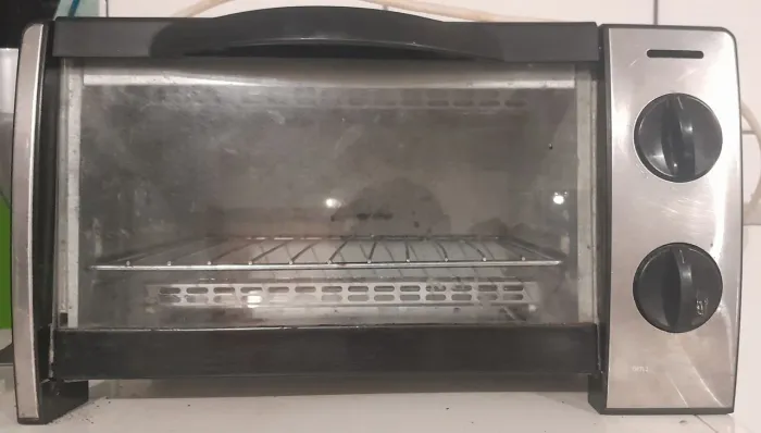 Vendo forno Britânia 9litros médio funcionando tudo perfeitamente