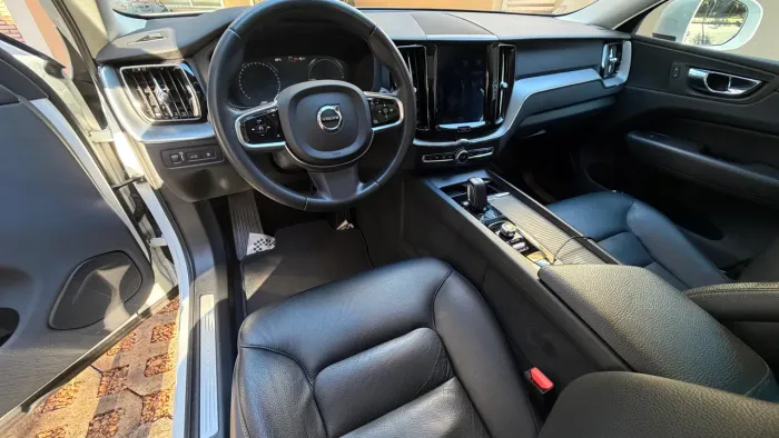 Volvo XC-60 XC 60 T-8 Híbrido Momentum 2.0 5P 2020