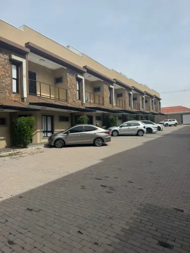 Casa de condomínio para aluguel com 104 metros quadrados com 2 quartos