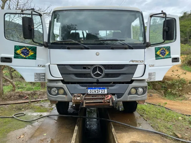 Mercedes-Benz 1726 reduzido