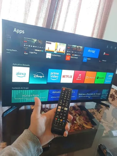 Oportunidade pra hj TOP Tv 32P Samsung Smart atualizado com app Funciona 100% com Alexa up