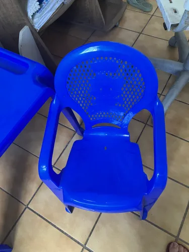 Mesa infantil com cadeira
