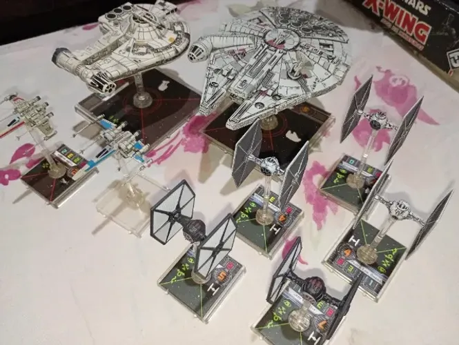 Coleção pessoal do jogo de miniaturas X-Wing 1.0