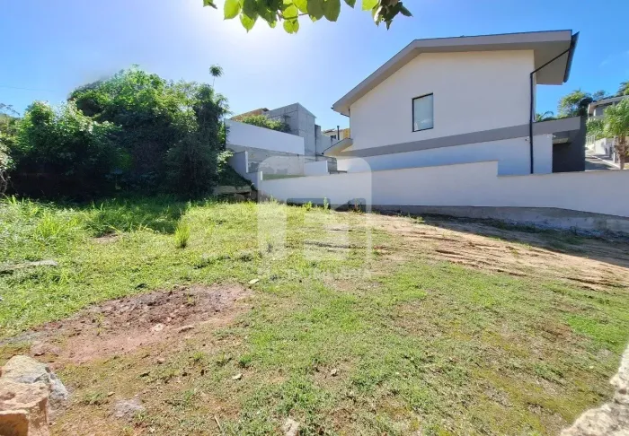 Imóvel para venda tem 360 metros quadrados em Saco Grande - Florianópolis - SC