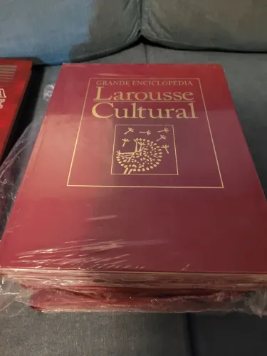 Enciclopédia Larousse cultural