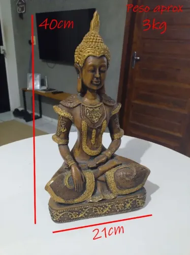 Buda Tibetano no pedestal
