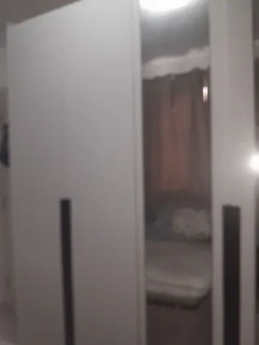 Vendo guarda-roupa de 6 portas, com 6 gavetas, espelho em ótimo estado