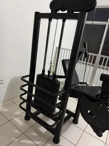 Cadeira extensora (Negociável para vender logo)