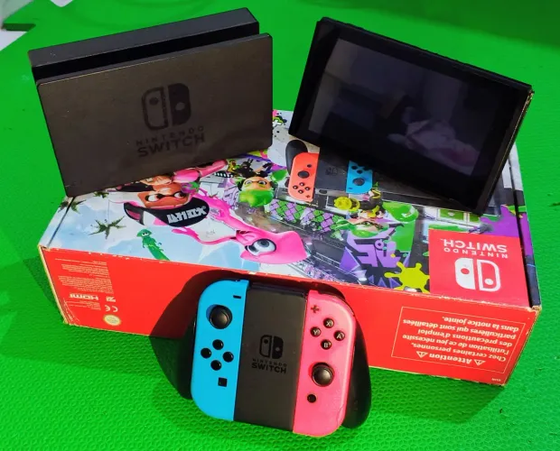 Nintendo switch v1, Completo na caixa