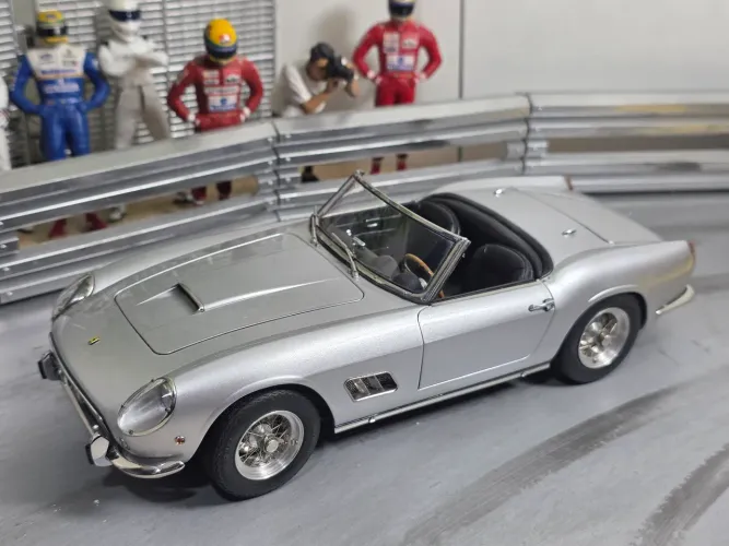 Miniatura 1:18 cmc ferrari california 250 swb 1960 c capota