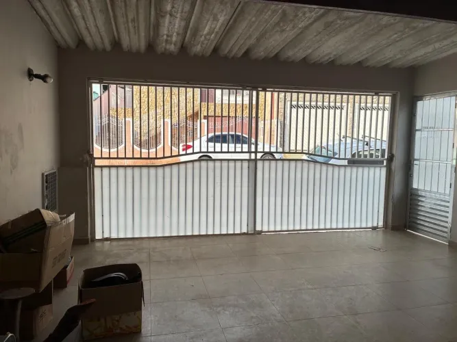 Portão 4.50 x 2.17 com duas partes.