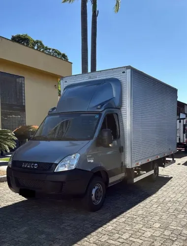 Iveco daily 35s14 ano 2015 único dono