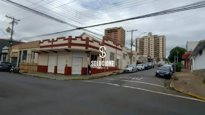 Prédio comercial com 4 salas na Rua Riachuelo, Piracicaba - SP