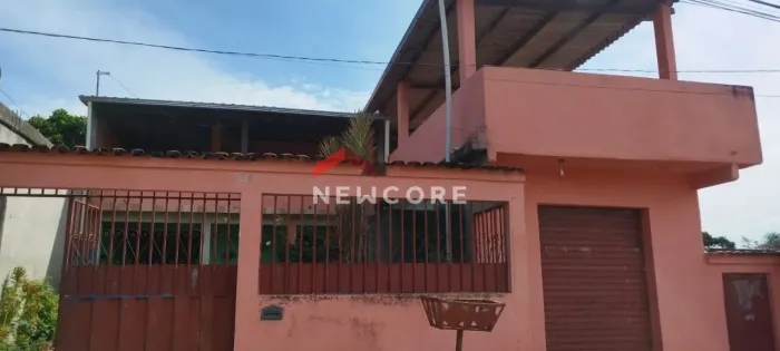 Casa em O - Santa Cecília - Esmeraldas/MG