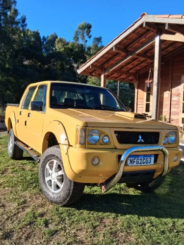 Mitsubishi L200 GLS 2.5 4X4 CD Diesel 2004