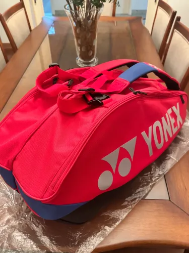Raqueteira yonex pro x6 vermelho