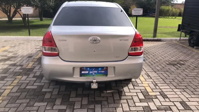 Toyota Etios X Sedan 1.5 Flex 16V 4P Mec. 2013