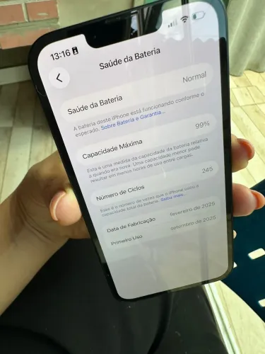 iPhone 16e