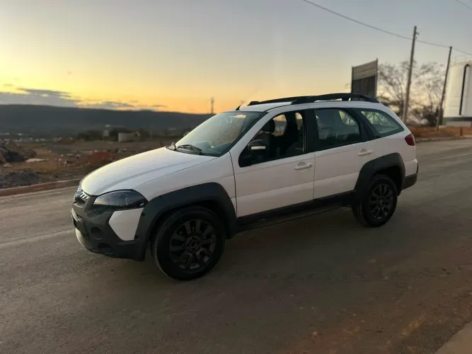 Fiat Palio Weekend Adventure Locker 1.8 Flex 2018