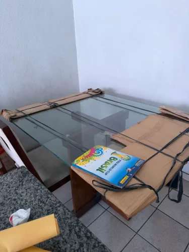 Conjunto de mesa e cadeiras 4 lugares
