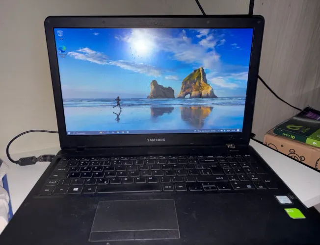 Notebook Samsung i5 7ª gen (COM DEFEITOS) Bom p/ estudos e uso geral 