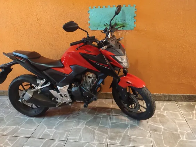 Honda CB300 Twister