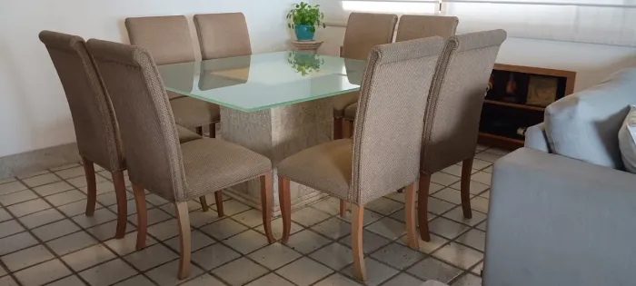 Vendo conjunto de 8 cadeiras de jantar na Boa Vista.