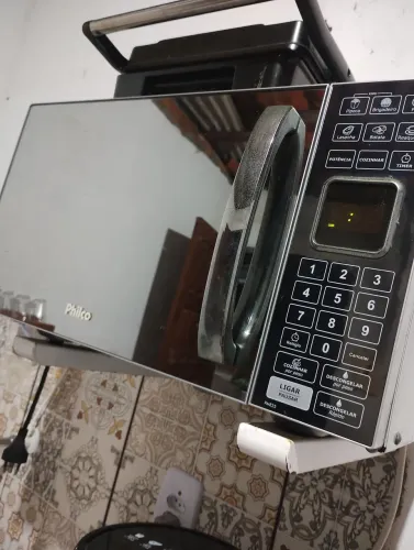 Vende-se microondas liquidificador e uma chanduicheira
