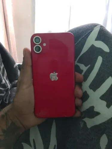 iPhone 11 vermelho