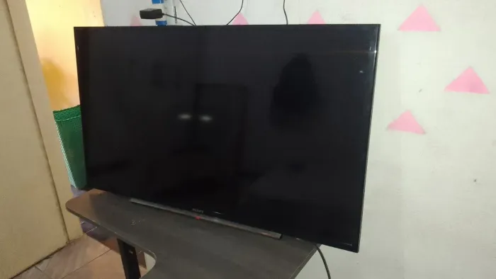 Vendo TV SONY 40 Polegadas Com Defeito não sei qual defeito Léia o anúncio a baixo