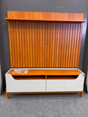Design Moderno e Elegância em um Só Ambiente: Painel Trend Ripado + Bancada Moema com Ofer