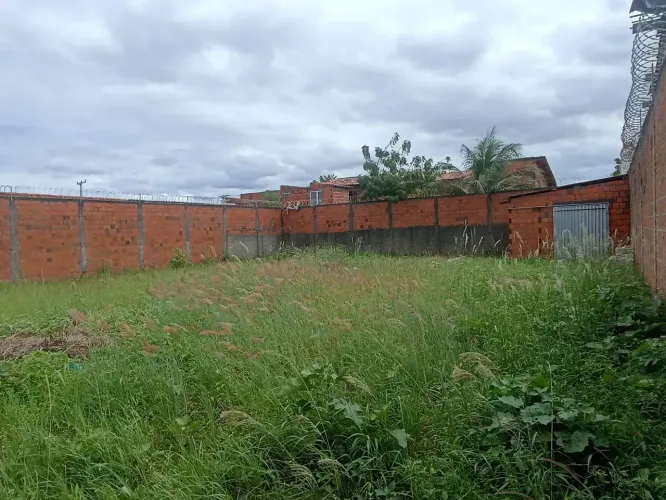 Terreno para venda tem 594 metros quadrados em Aracapé - Fortaleza - CE