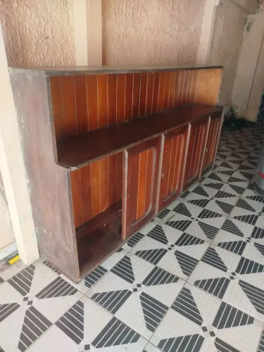 Armário madeira mogno