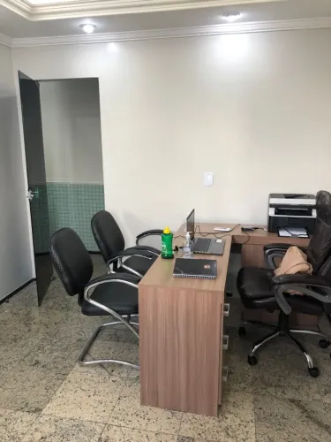 Alugo sala comercial no Empire Center com 32m² e 1 vaga